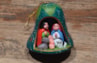 Kerststal in groene bel retablo