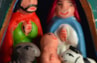 Kerststal in groene bel retablo
